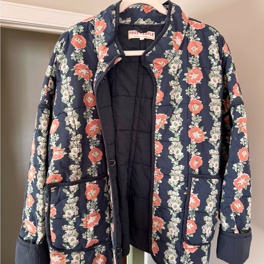 NWOT NEVER WORN Free People Chloe Quilted Jacket - Navy and Coral floral